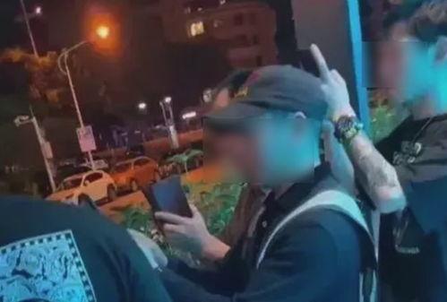 酒吧在线吃瓜免费视频播放,免费视频盛宴，在线吃瓜不停歇  第2张