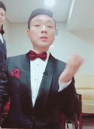 抖音新闻爆料主播是谁,揭秘神秘主播身份之谜  第3张