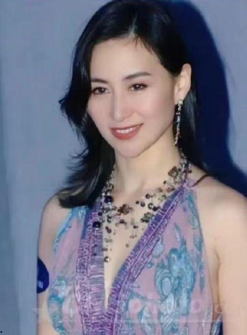 何超琼妹妹爆料新闻最新,揭秘豪门家族惊人内幕  第3张