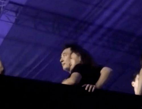 酒吧吃瓜事件网红是谁呀,揭秘网红背后的真相  第2张