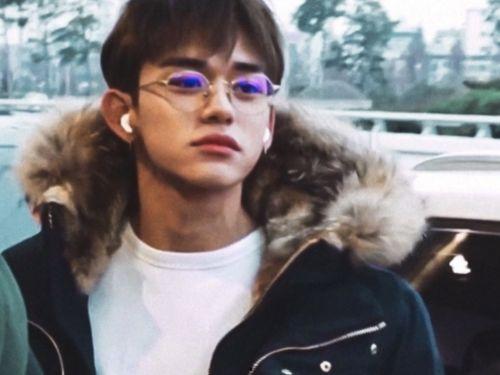 艺人黄旭熙被爆料视频,真相与争议并存